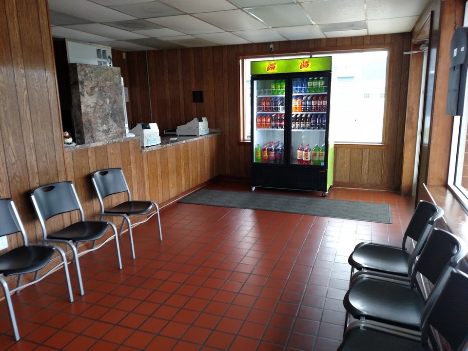 Lincoln Seafood storefront on East Main Street.